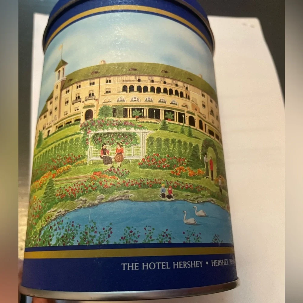 Hershey’s Kisses Blue and Gold Party Tin